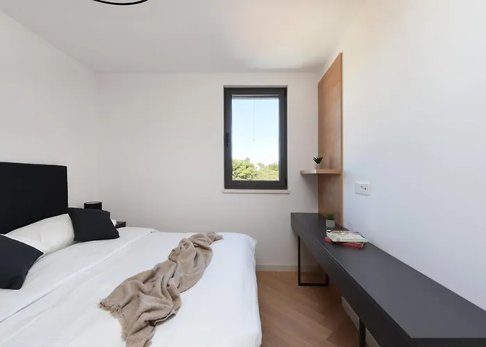 Lazy - Luxury Yachting Апартаменты *